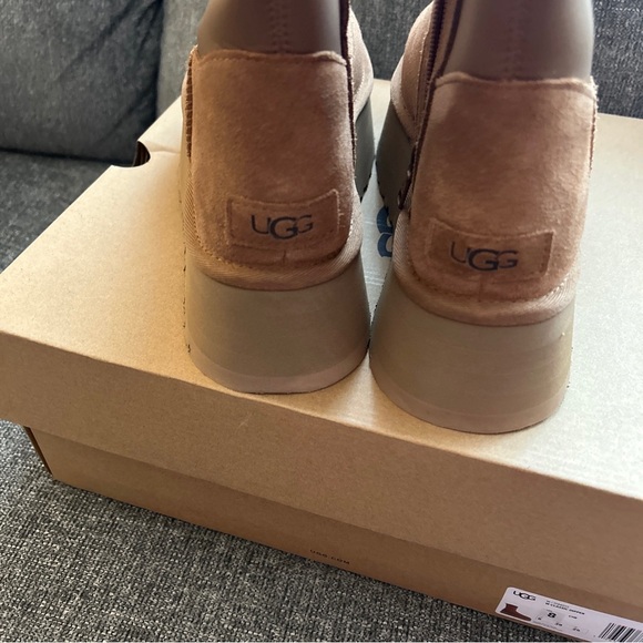 New UGG Woman’s Classic Dipper Platform Boots in Chestnut Color Size:8 - Picture 5 of 7